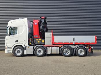 Scania R590 V8 8x2 / HMF 9520 - JIB - WINCH / TRACTOR